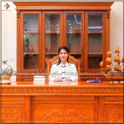 Bộ bàn ghế làm việc dành cho Giám Đốc nữ gỗ gõ đỏ 