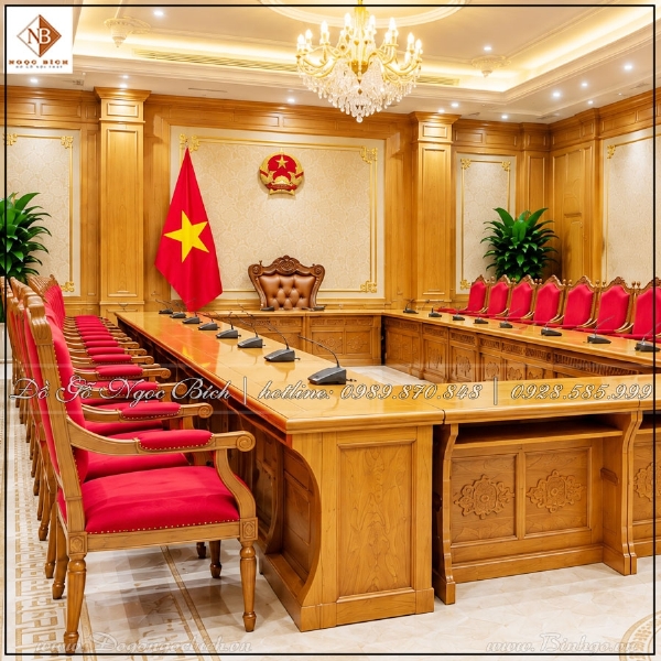 Thi Công Phòng Họp Trực Tuyến Với Nội Thất Gỗ Tự Nhiên 