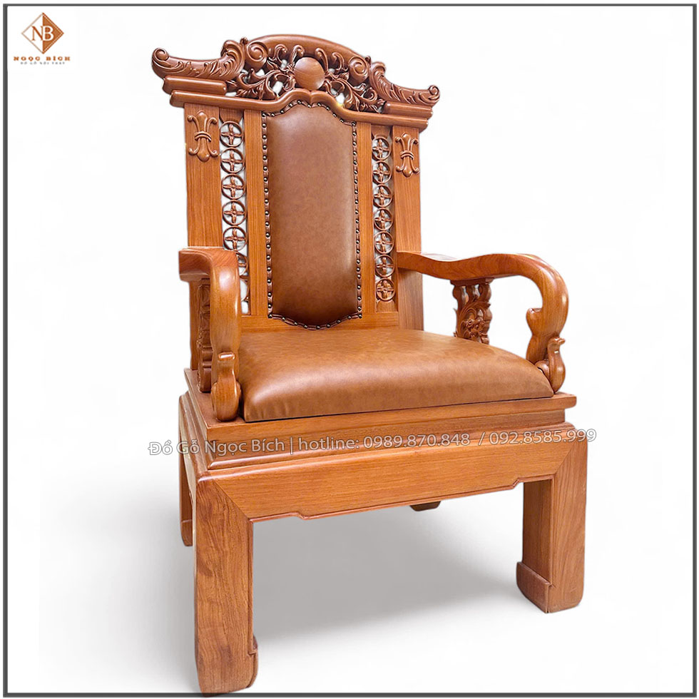 Ghế với tựa lung cao giúp nâng đỡ cột sống tạo cảm giác thoải mái trong quá trình làm việc