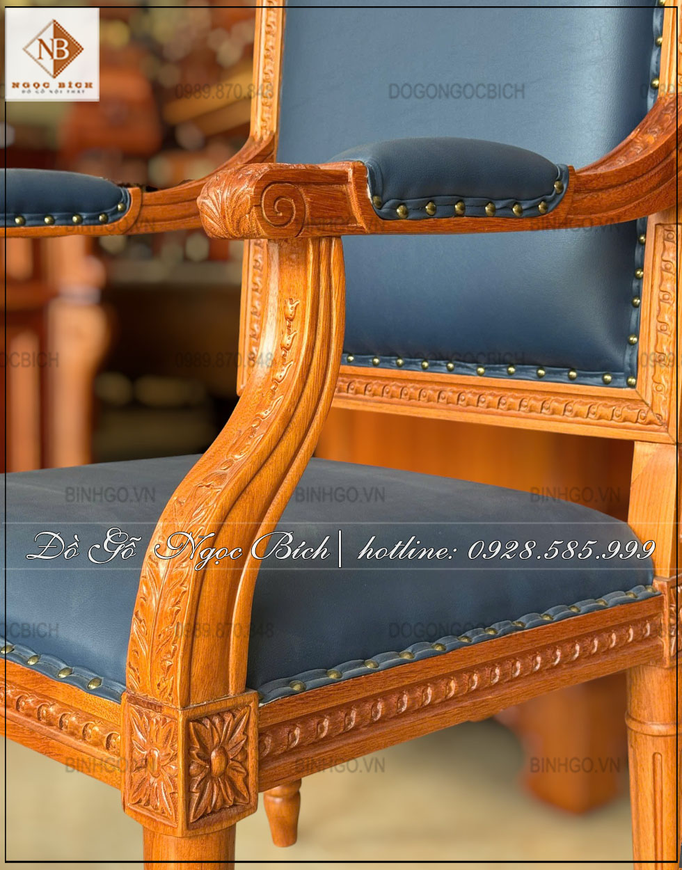 Khi nhìn từ tổng thể, ghế làm việc Putin mang đến cảm giác bề thế, vững chãi nhưng không hề thô cứng.