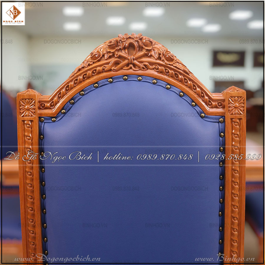 Người dùng có thể cảm nhận ngay sự vững chãi và chắc chắn, nhưng không hề nặng nề hay gò bó.