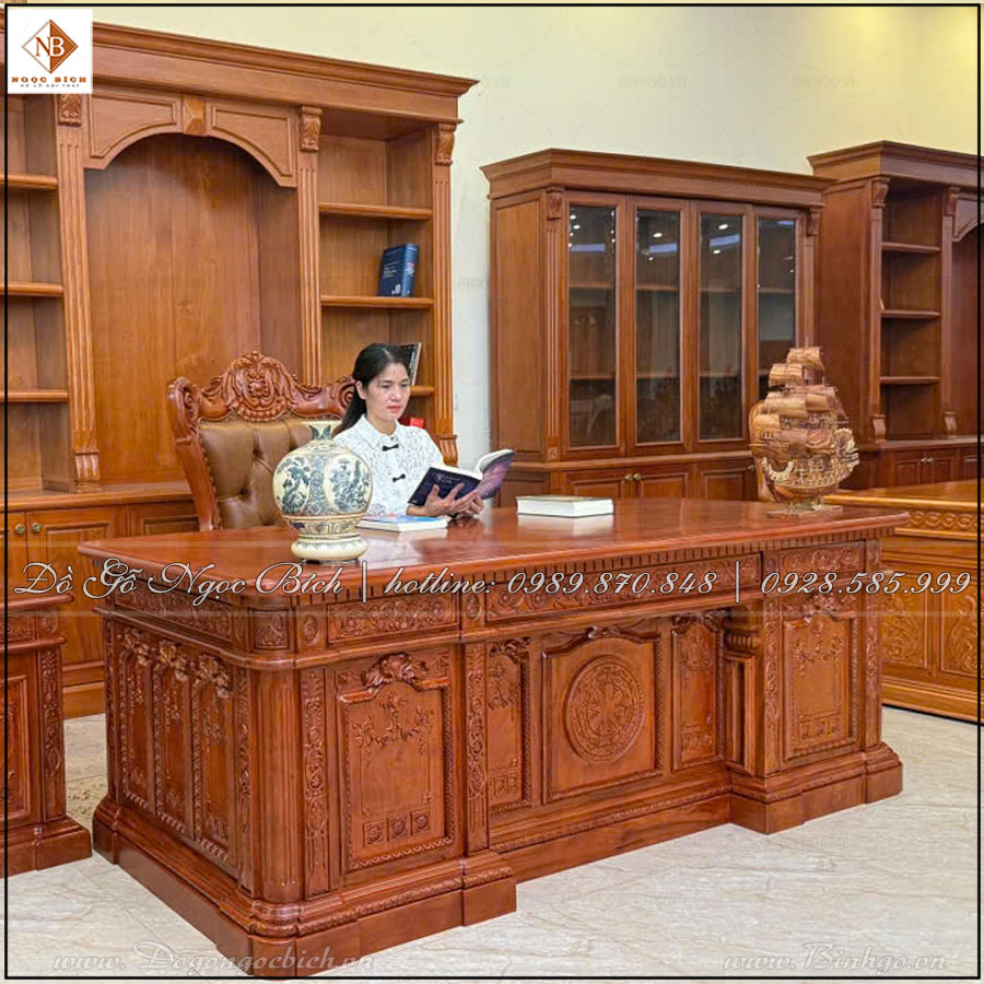 Bàn làm việc gỗ tự nhiên của Chủ Tịch tỉnh